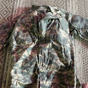 Army Combat Uniform Coat Jacket (SPM100-05-D-0406) Vintage US History